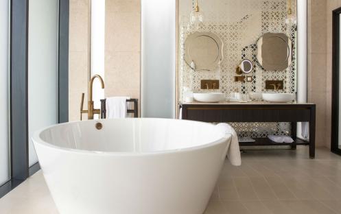 jumeirah-at-saadiyat-island-resort--three-bedrooms-villa--bathroom